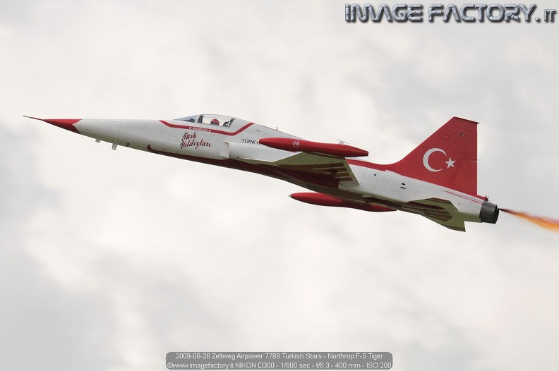 2009-06-26 Zeltweg Airpower 7789 Turkish Stars - Northrop F-5 Tiger.jpg